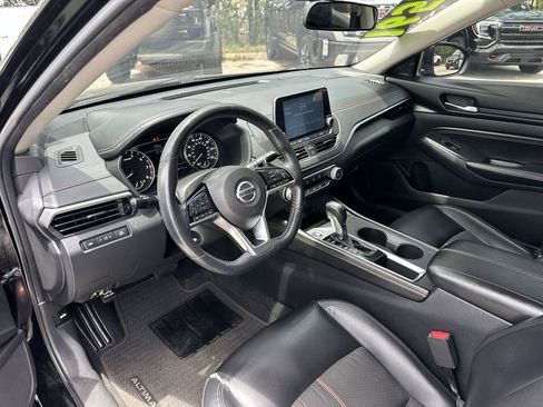 Used 2020 Nissan Altima 2.5 SR FWD image 10