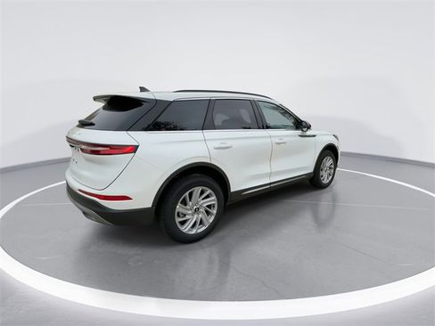 New 2026 Lincoln Corsair Premiere image 8