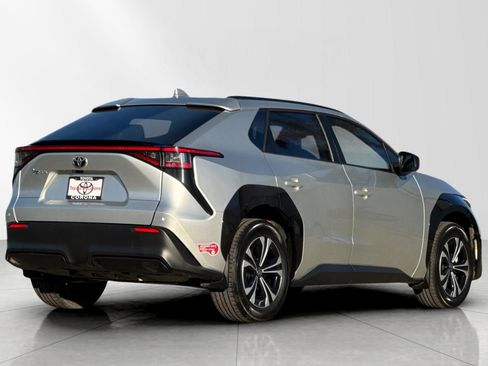 Used 2023 Toyota bZ4X XLE image 4