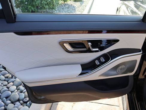 Used 2024 Mercedes-Benz S 580 4MATIC Sedan image 15