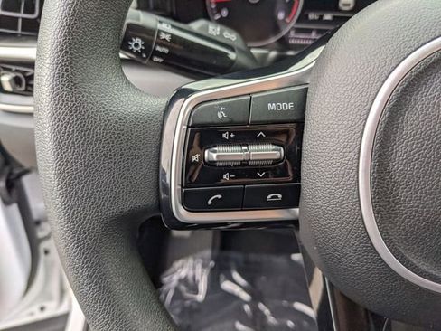 Used 2022 Kia Sorento LX image 26