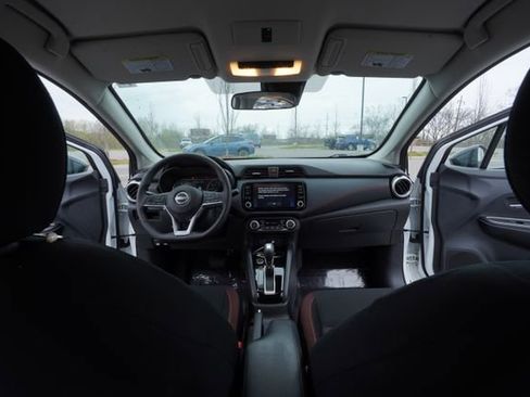 Used 2025 Nissan Versa SR w/ Trunk Package image 24