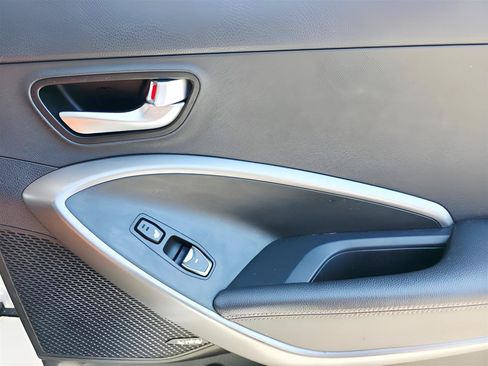 Used 2013 Hyundai Santa Fe Limited w/ Technology Pkg FWD image 19