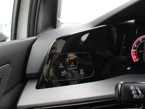 New 2026 Volkswagen GTI SE FWD image 9