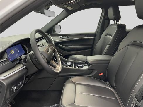 New 2026 Jeep Grand Cherokee L Limited image 13