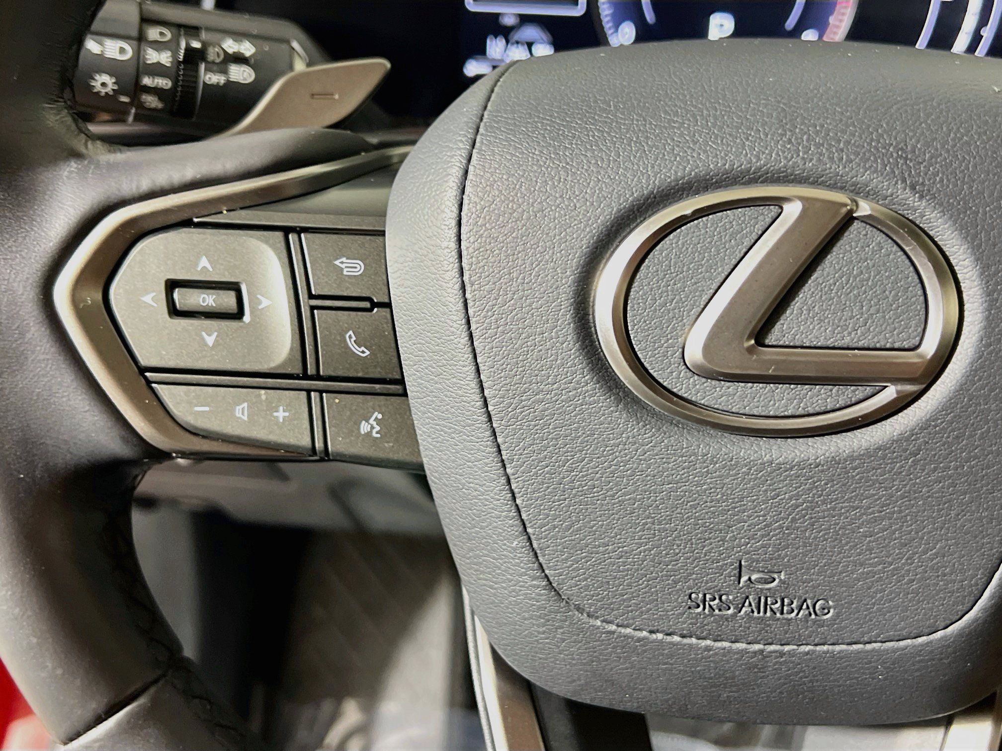 Used 2025 Lexus NX 250 FWD w/ Towing Package (2000 Lbs) image 19