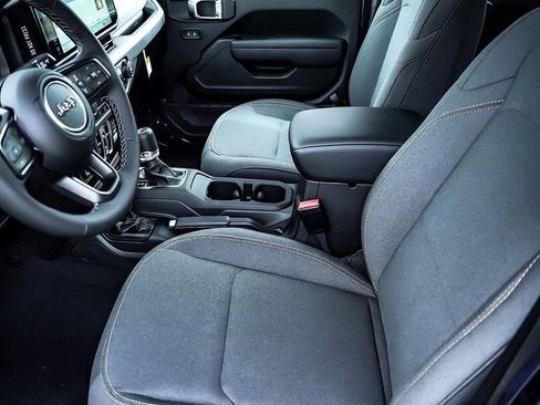 New 2025 Jeep Gladiator Sport image 11