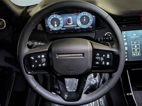New 2026 Land Rover Range Rover Evoque S AWD/4WD image 17