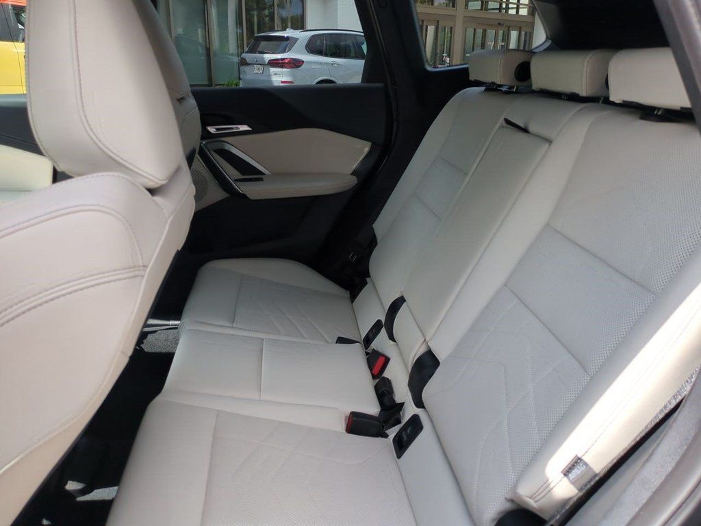 New 2027 BMW X1 xDrive28i AWD/4WD image 14