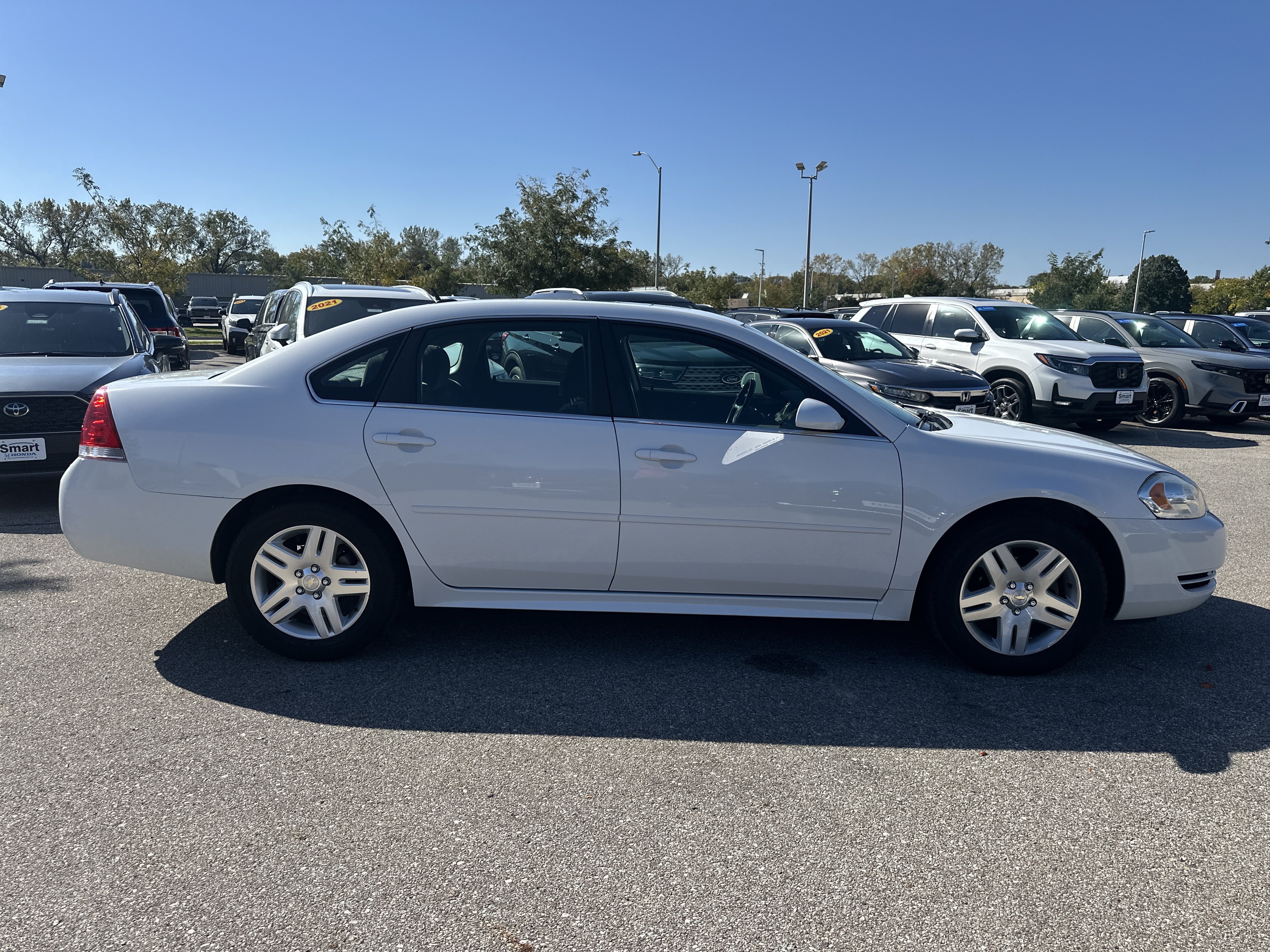 Used 2014 Chevrolet Impala LT w/ LT Sunroof Package FWD image 3