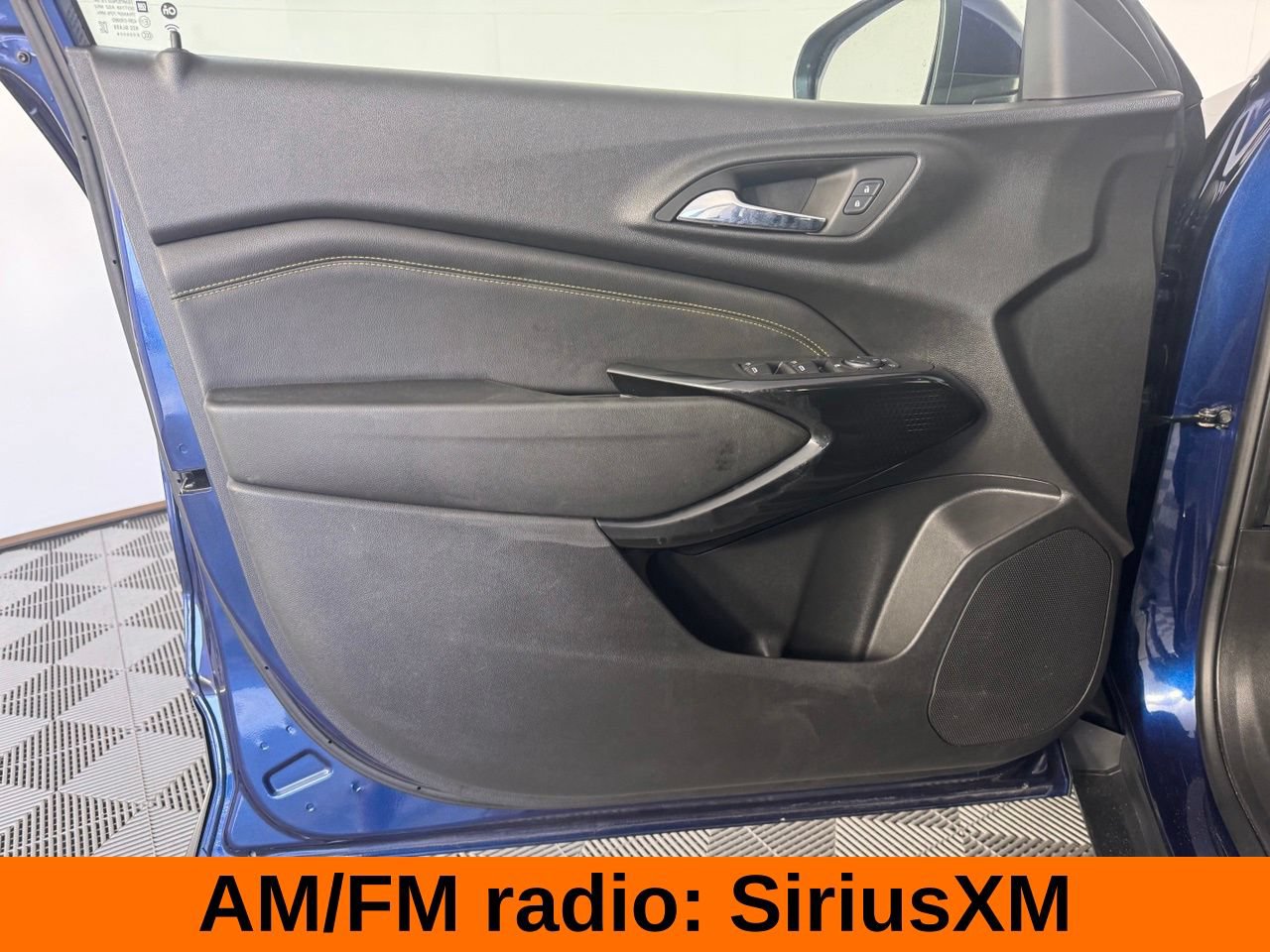 Used 2024 Chevrolet Trax LT FWD image 11