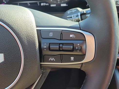 Certified 2025 Kia Sportage SX image 30