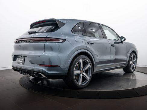 Certified 2026 Porsche Cayenne AWD/4WD image 7