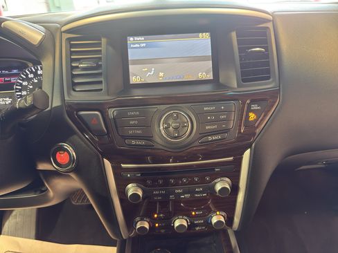Used 2013 Nissan Pathfinder SL w/ Trailer Tow Pkg AWD/4WD image 19