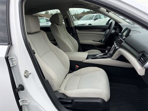 Used 2018 Honda Accord LX image 13