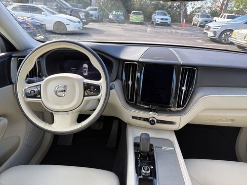 Certified 2023 Volvo XC60 B5 Plus image 30