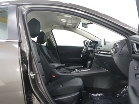 Used 2016 MAZDA MAZDA3 i Sport w/ Preferred Equipment Package image 11