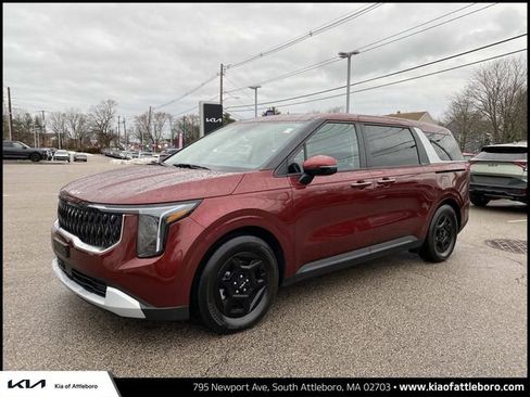 Certified 2025 Kia Carnival FWD image 1