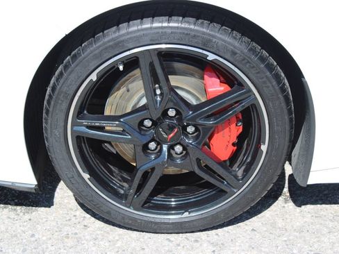 Used 2021 Chevrolet Corvette Stingray Premium Conv w/ Z51 Performance Package RWD image 8