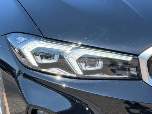 Used 2025 BMW 330i Sedan w/ Premium Package RWD image 12