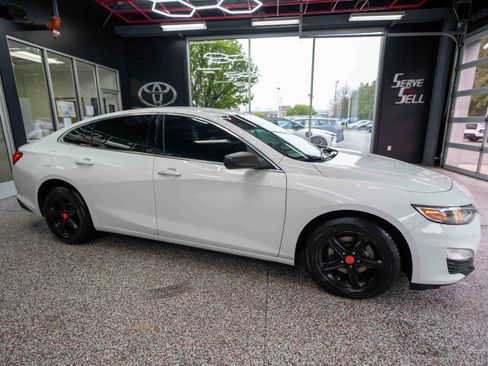 Used 2020 Chevrolet Malibu LS FWD image 5