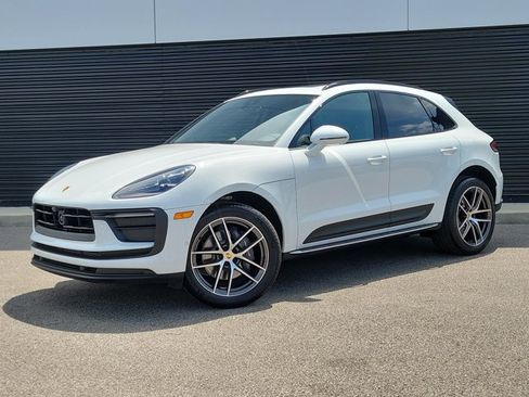 Certified 2026 Porsche Macan AWD/4WD image 1