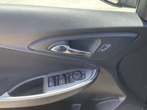Used 2023 Chevrolet Malibu LT FWD image 23