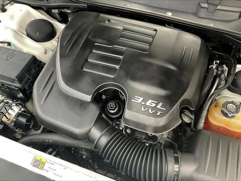 Used 2014 Dodge Challenger SXT RWD image 29