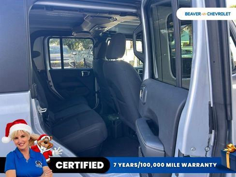 Used 2023 Jeep Gladiator Overland image 8