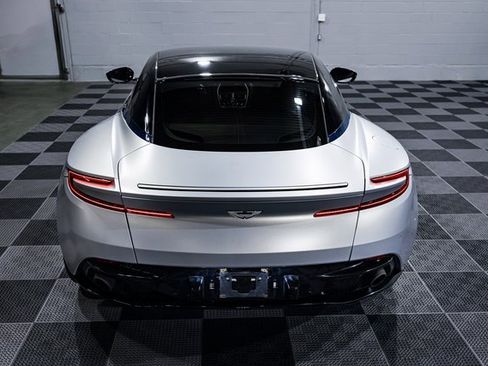 Used 2017 Aston Martin DB11 V12 image 10