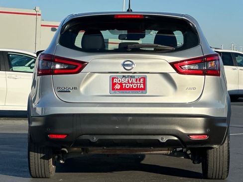 Used 2021 Nissan Rogue Sport S image 8