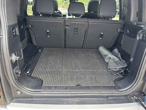 Used 2025 Land Rover Defender 110 S AWD/4WD image 8