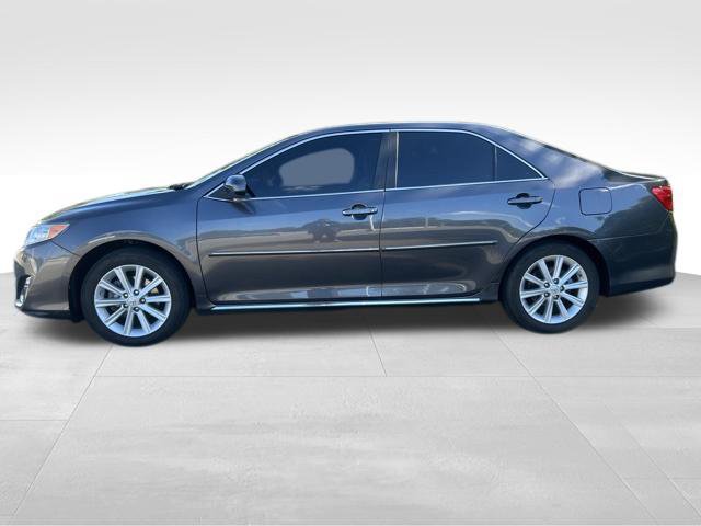 Used 2012 Toyota Camry XLE w/ Leather Pkg FWD image 7