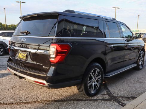 Used 2023 Ford Expedition Max Limited image 4