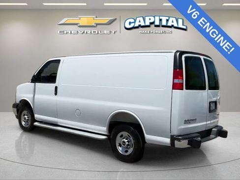 Used 2025 GMC Savana 2500 w/ Driver Convenience Package RWD image 3