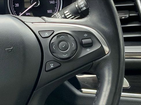 Used 2020 Buick Enclave Essence w/ Sound and Sites Package FWD image 25