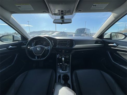 Used 2019 Volkswagen Jetta SE image 14