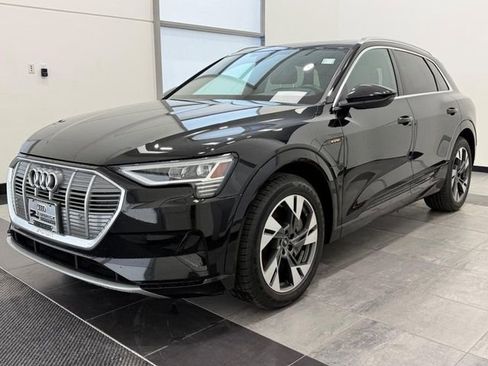Used 2022 Audi e-tron Premium image 7