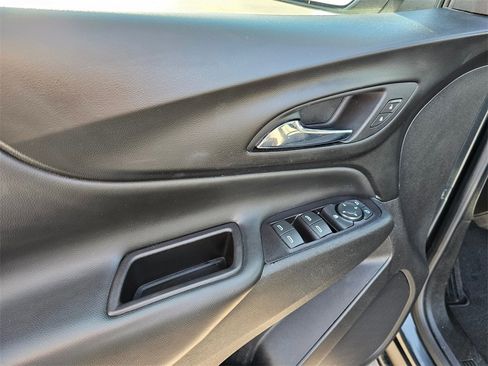 Used 2021 Chevrolet Equinox LT image 20