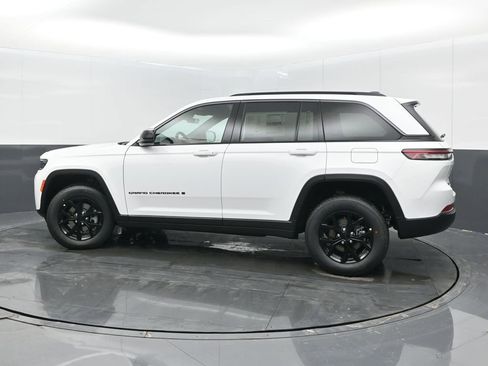New 2026 Jeep Grand Cherokee Altitude image 5