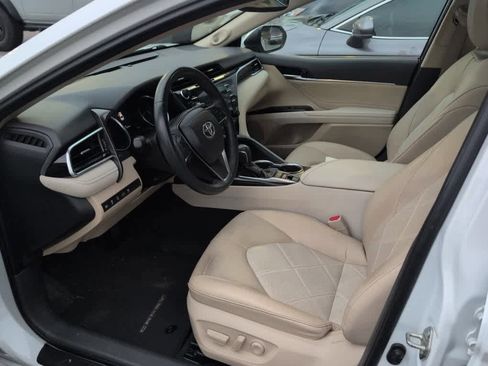 Used 2018 Toyota Camry XLE w/ Audio Package FWD image 9