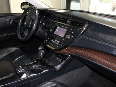 Used 2013 Toyota Avalon XLE FWD image 27