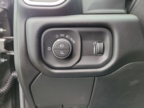 New 2026 RAM 2500 Big Horn AWD/4WD image 13