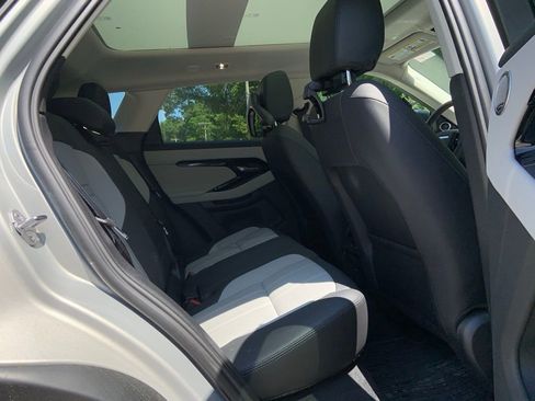 Certified 2024 Land Rover Range Rover Evoque Dynamic SE image 17