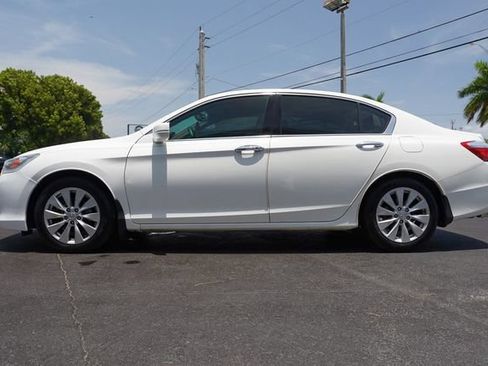 Used 2015 Honda Accord Touring image 4