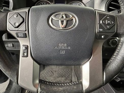 Used 2016 Toyota Tacoma SR5 w/ SR5 Appearance Package (SN) image 26