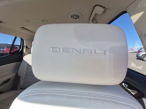Used 2021 GMC Acadia Denali w/ Denali Ultimate Package image 28