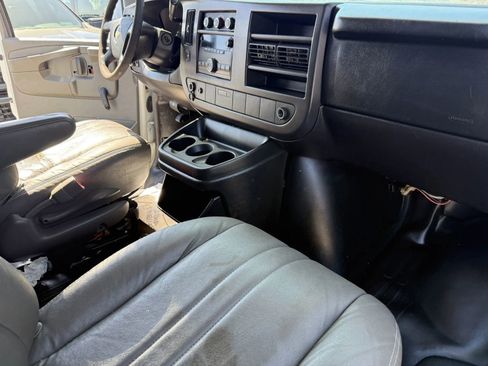 Used 2012 Chevrolet Express 1500 RWD image 13