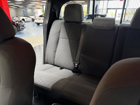 Used 2018 Toyota Tacoma TRD Sport image 34