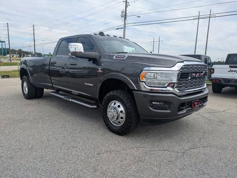 Used 2024 RAM 3500 Limited AWD/4WD image 2